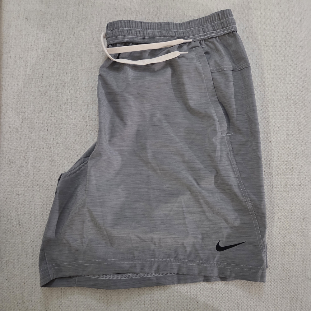 Nike 2XL Men's Athletic Shorts in Gray